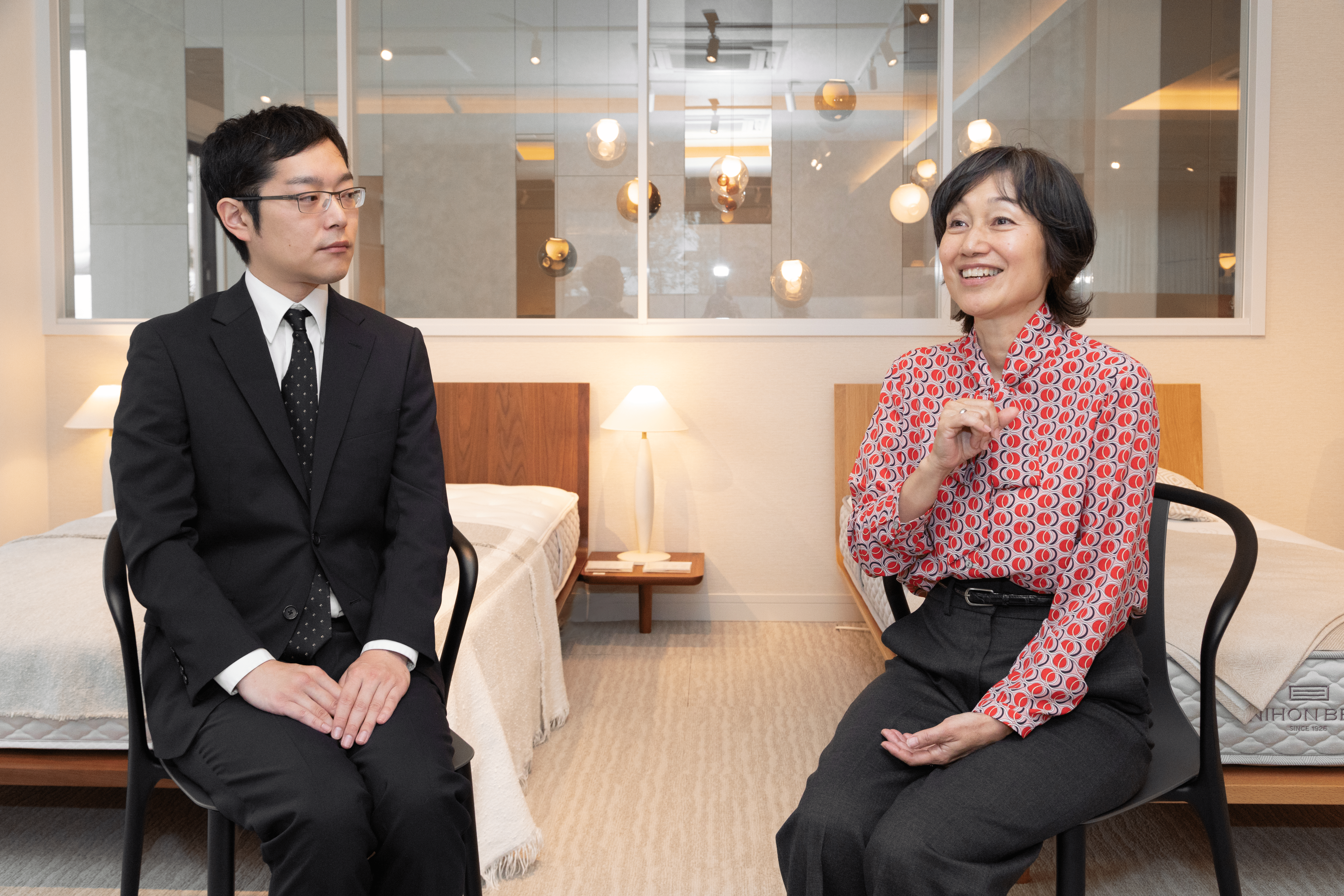 日本ベッド 役員×愛用者大木様のインタビュー中写真